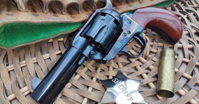 Uberti Cattleman .44 SNUBBIE elöltöltő revolver